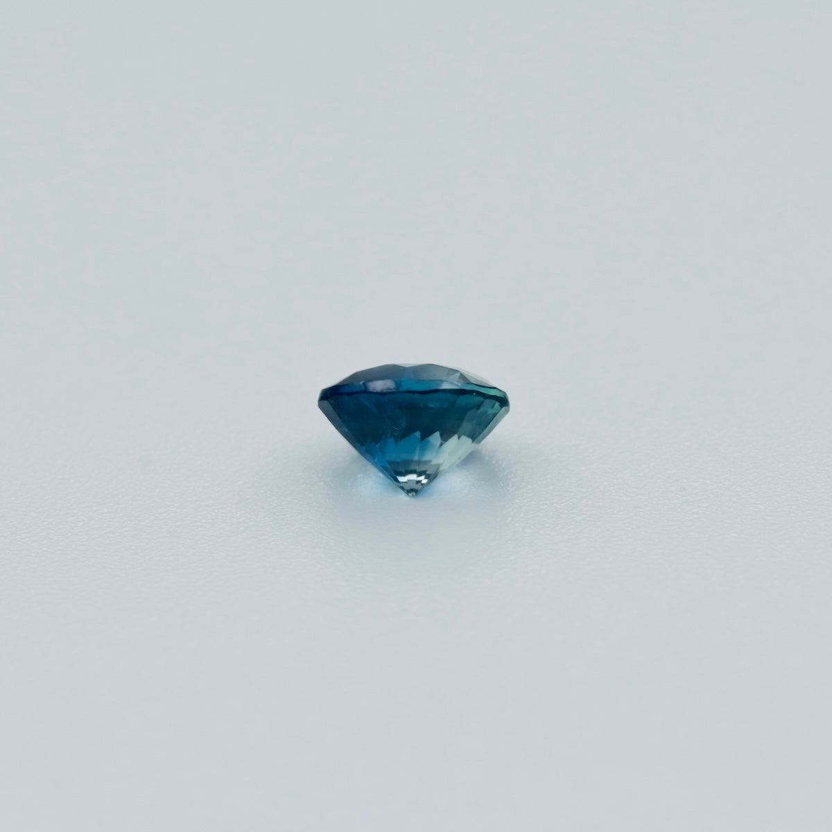 Natural Teal Sapphire – 0.87 ct Round Faceted Gemstone