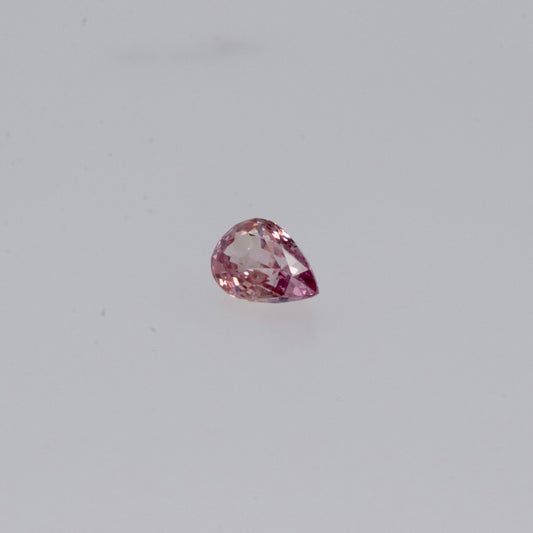 Padparadscha Safir – 2,05 ct – Pæreslibning – Naturlig & Uopvarmet – Sri Lanka