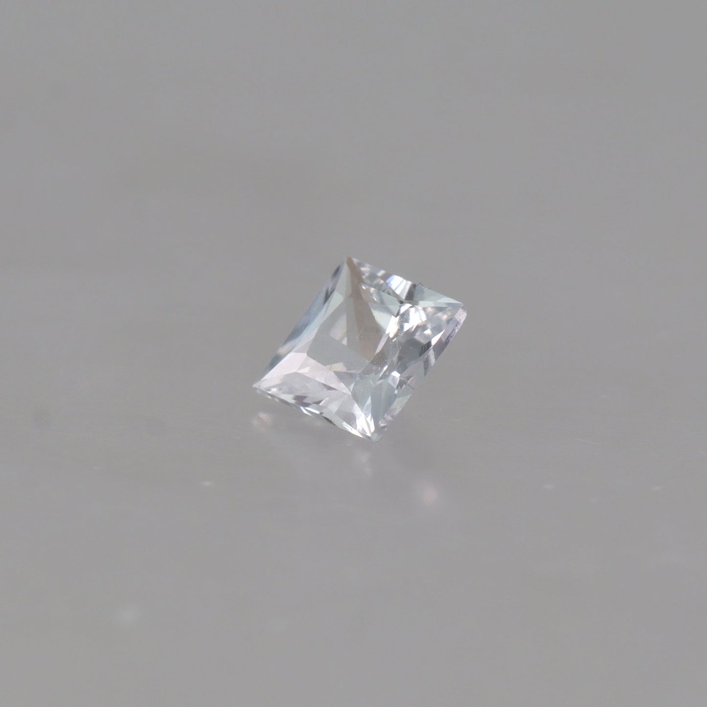 White Sapphire – 0.55 ct – Faceted Cut – Natural – Sri Lanka