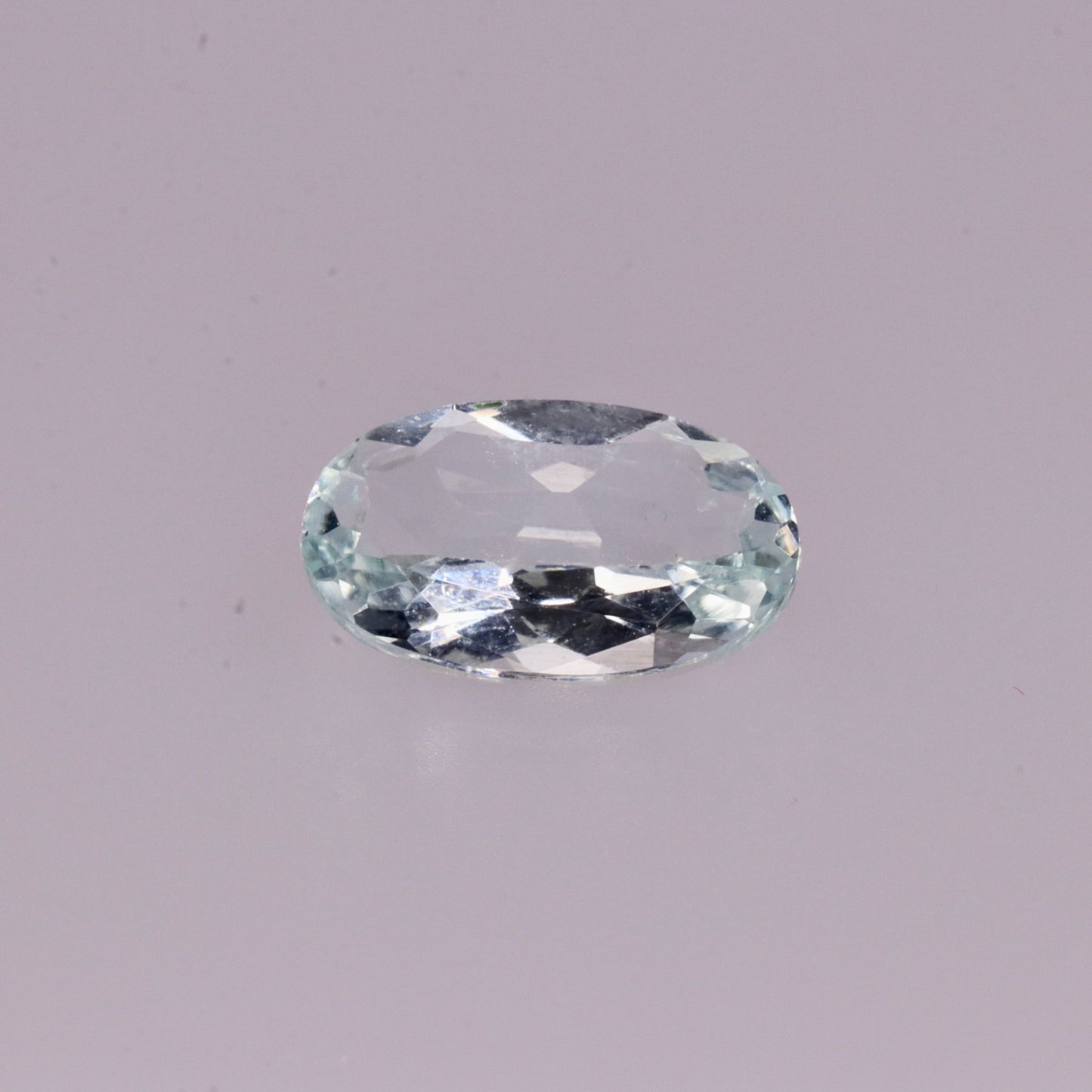 Akvamarin – 2,05 ct – Oval facetteret – Naturlig – Sri Lanka