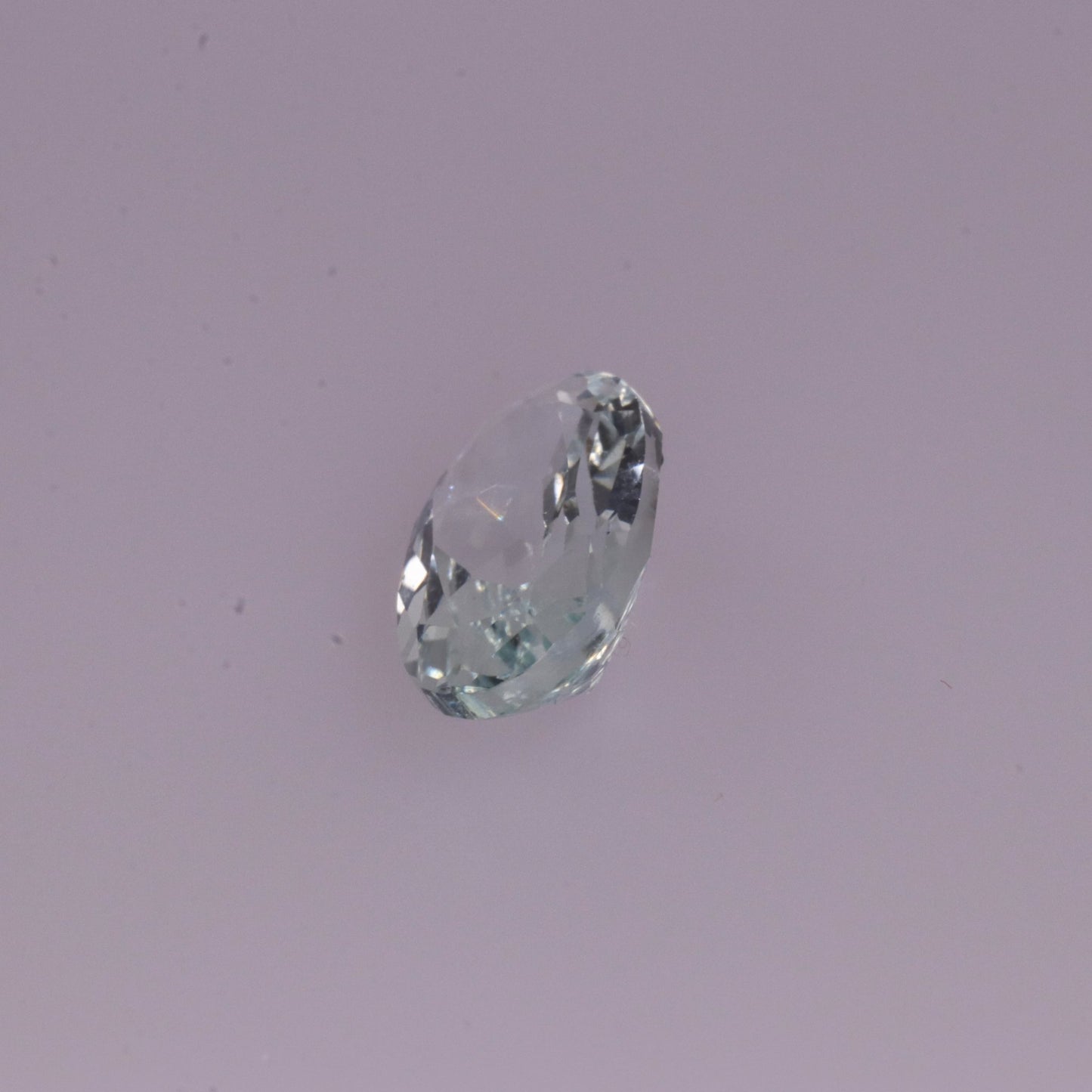 Akvamarin – 2,05 ct – Oval facetteret – Naturlig – Sri Lanka