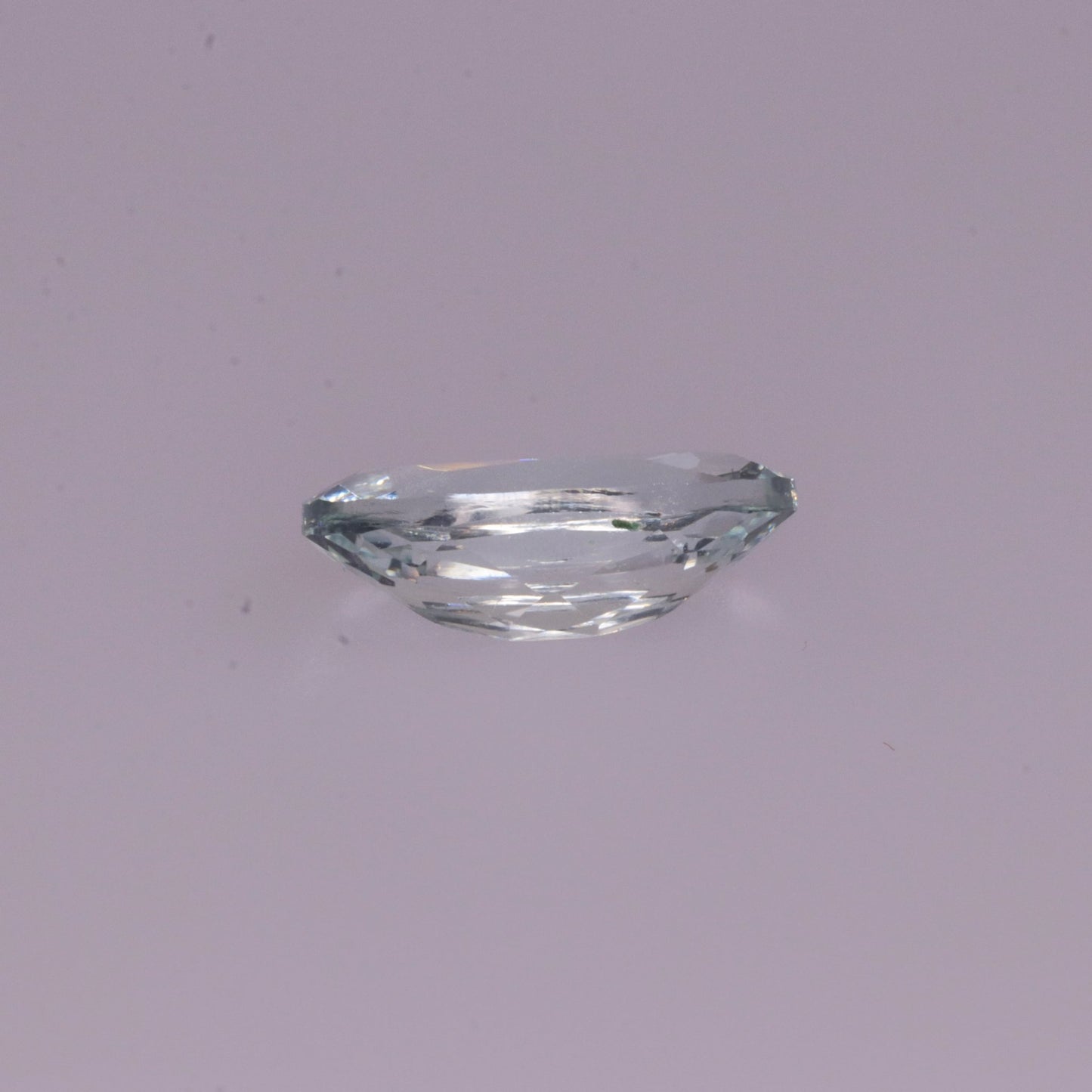 Akvamarin – 2,05 ct – Oval facetteret – Naturlig – Sri Lanka