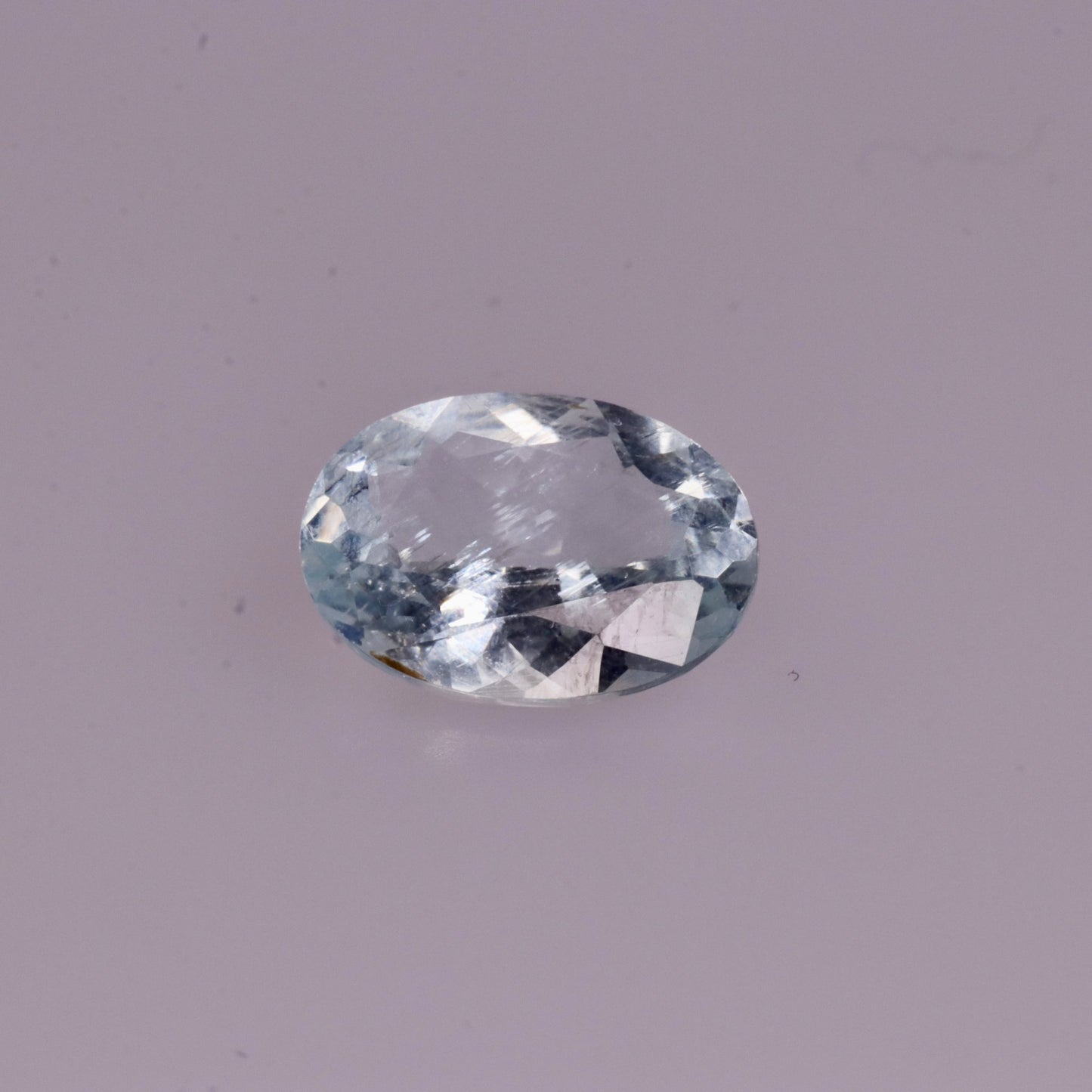 Akvamarin – 1,75 ct – Oval facetteret – Naturlig – Sri Lanka