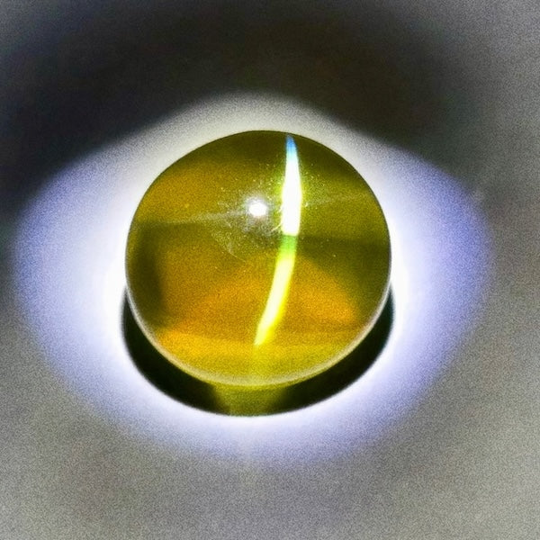Oval Cabochon – Natural Cat's-Eye Alexandrite – Ceylon (Sri Lanka)