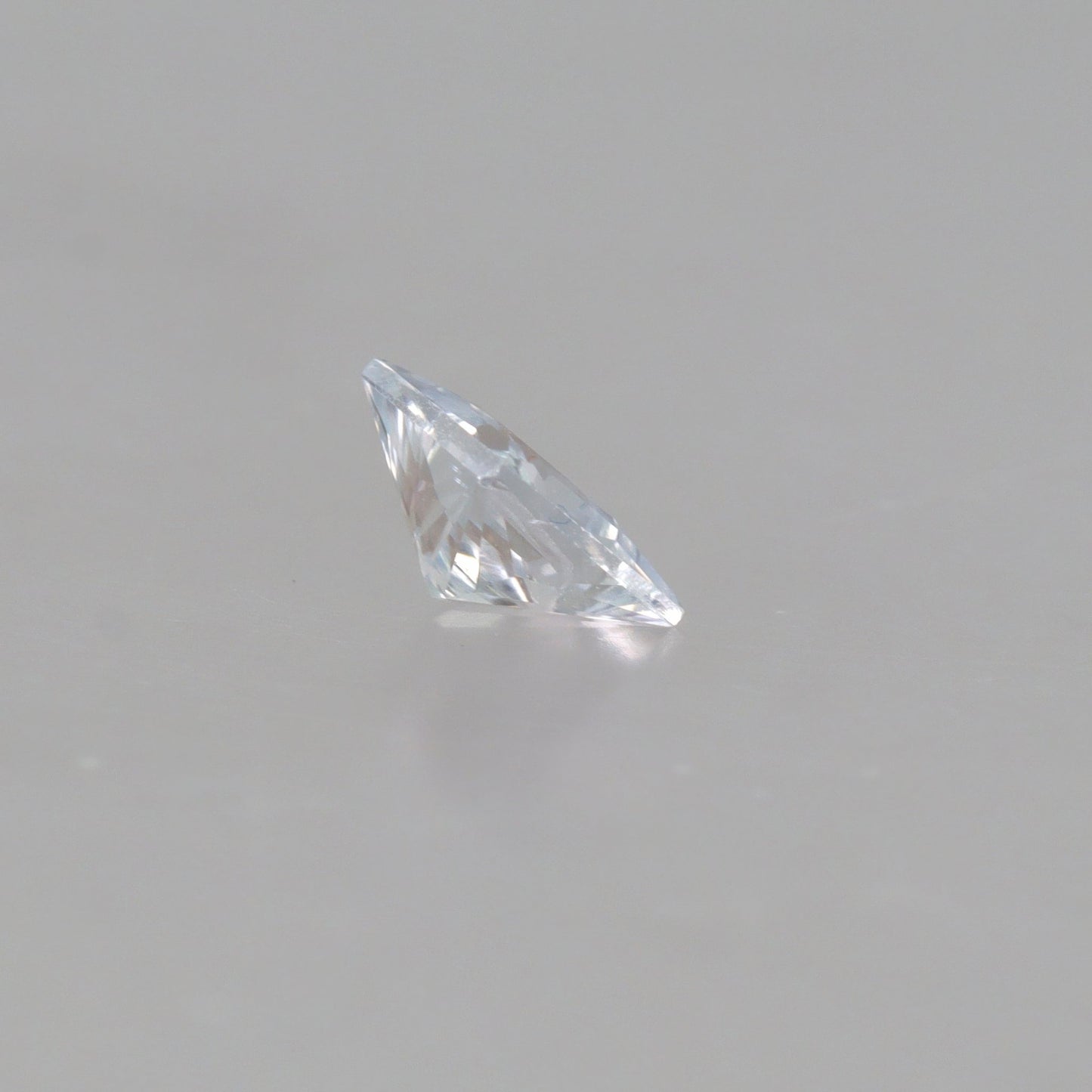 White Sapphire – 0.55 ct – Faceted Cut – Natural – Sri Lanka