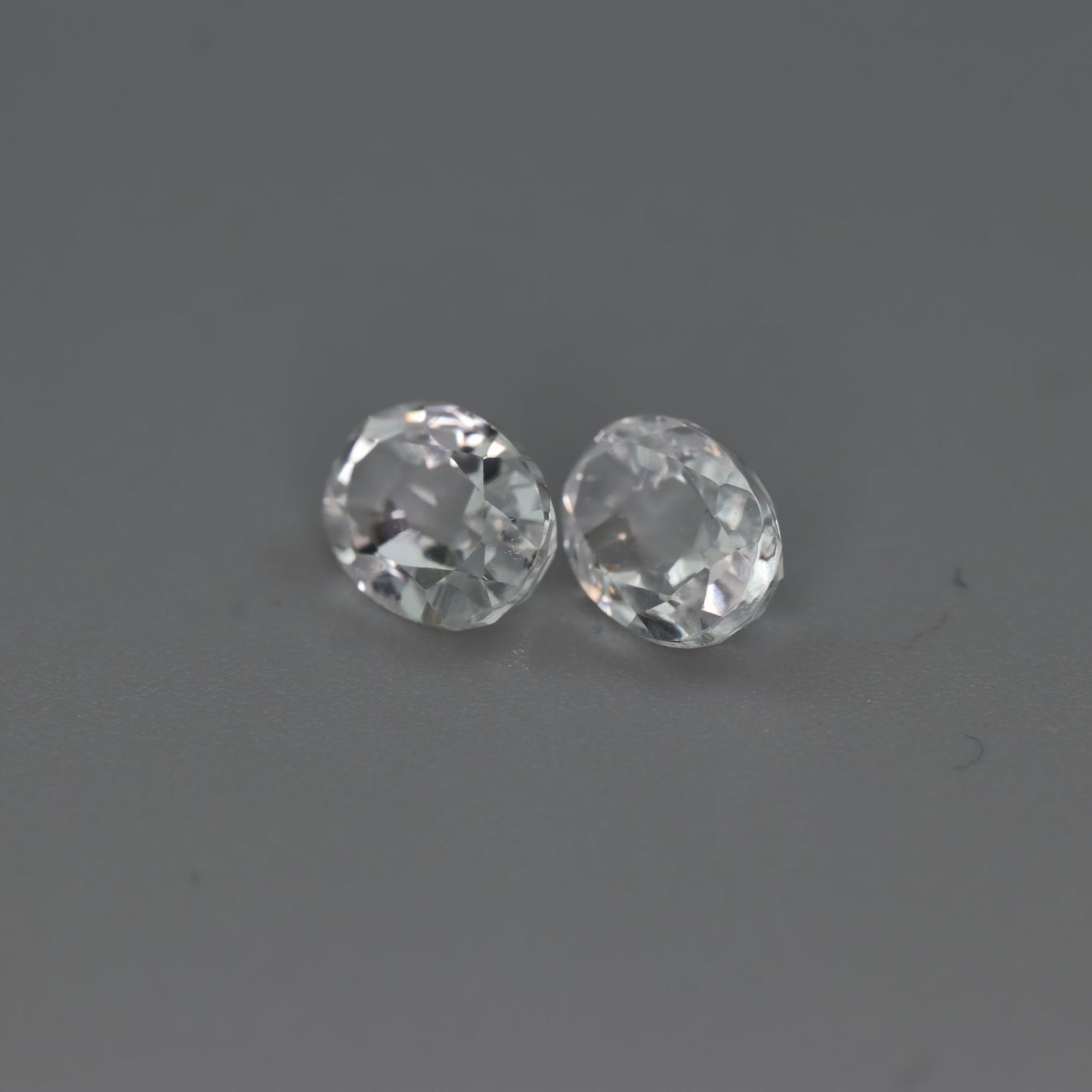 White Topaz – 2.25 ct – Oval Cut – Natural – Sri Lanka