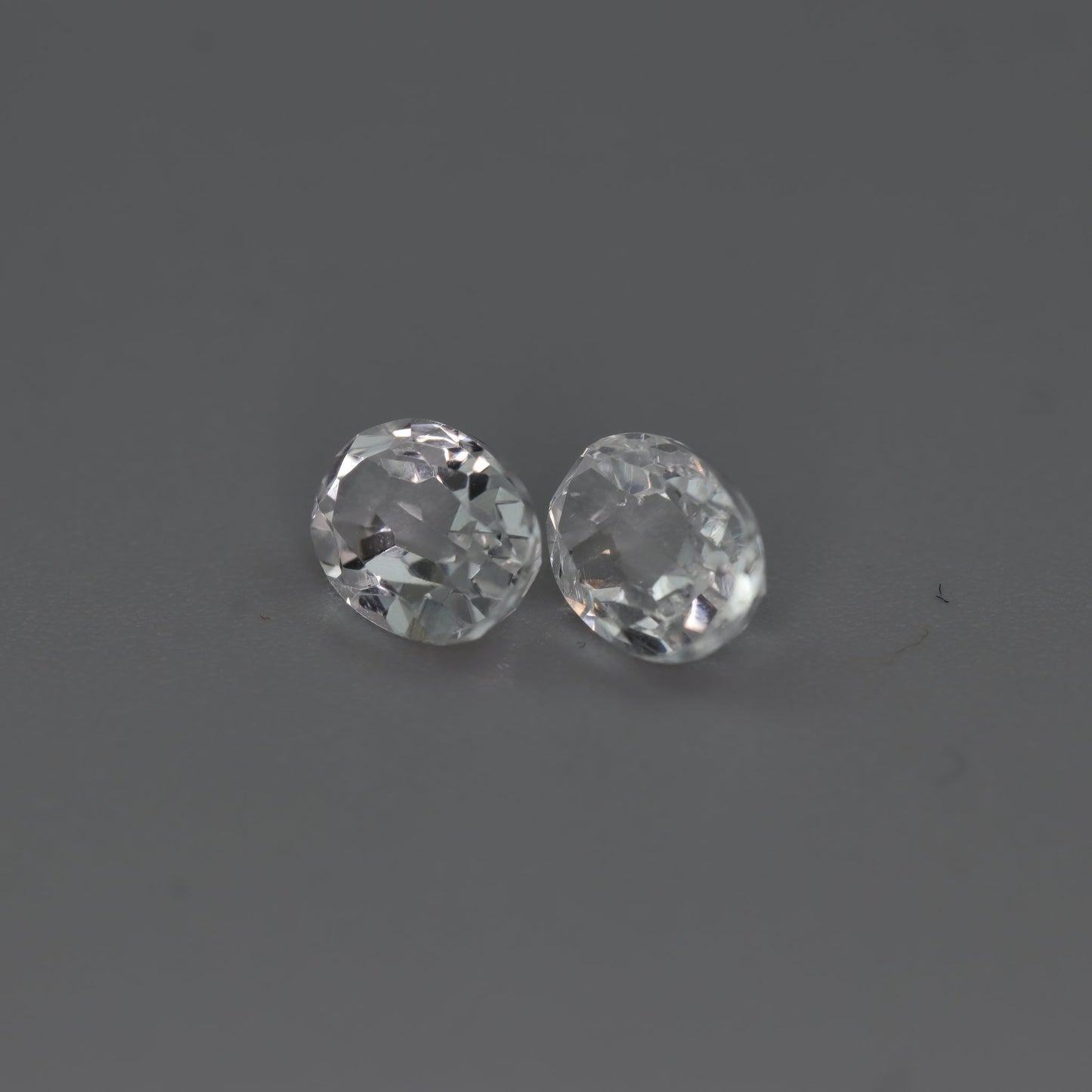 White Topaz – 2.25 ct – Oval Cut – Natural – Sri Lanka