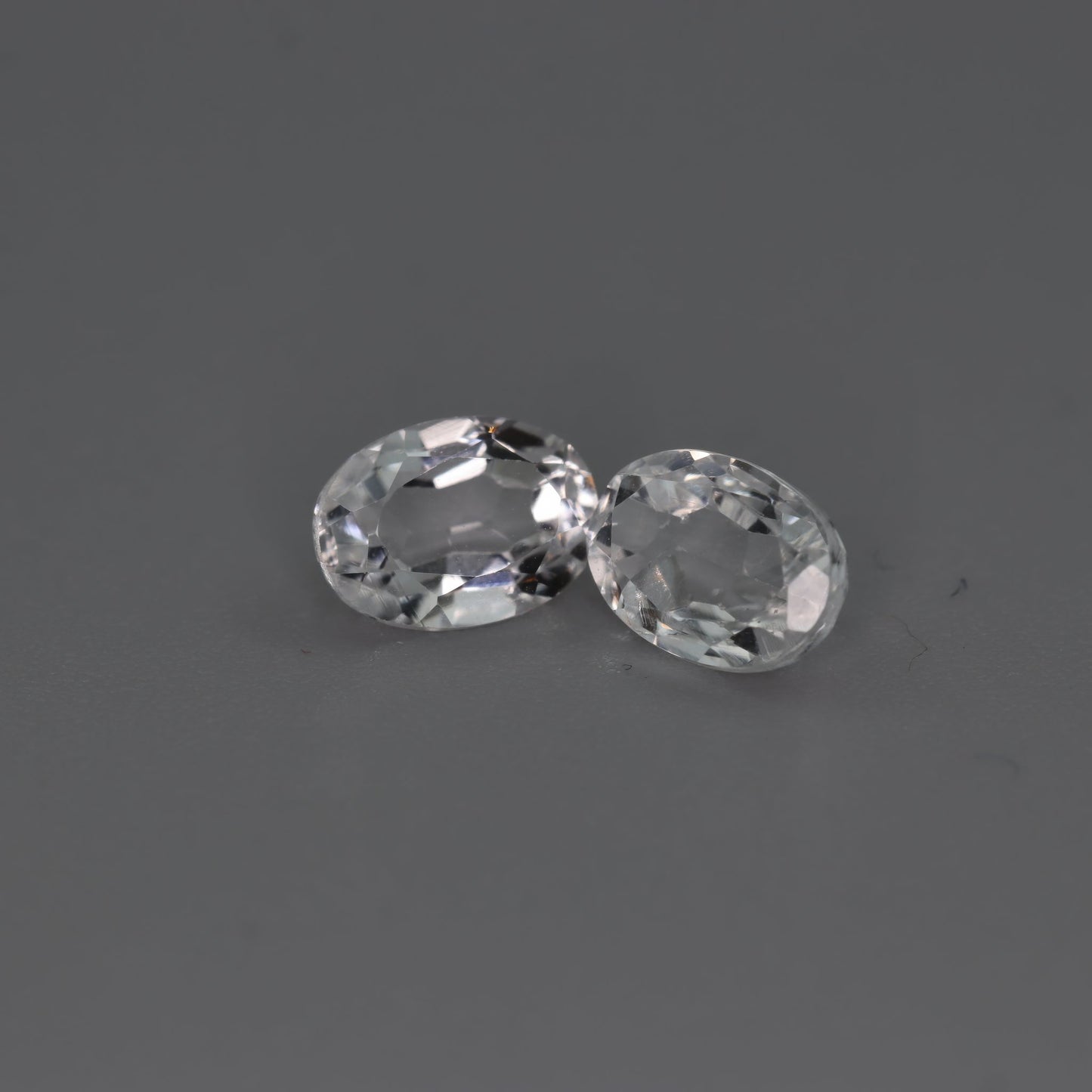 White Topaz – 2.25 ct – Oval Cut – Natural – Sri Lanka