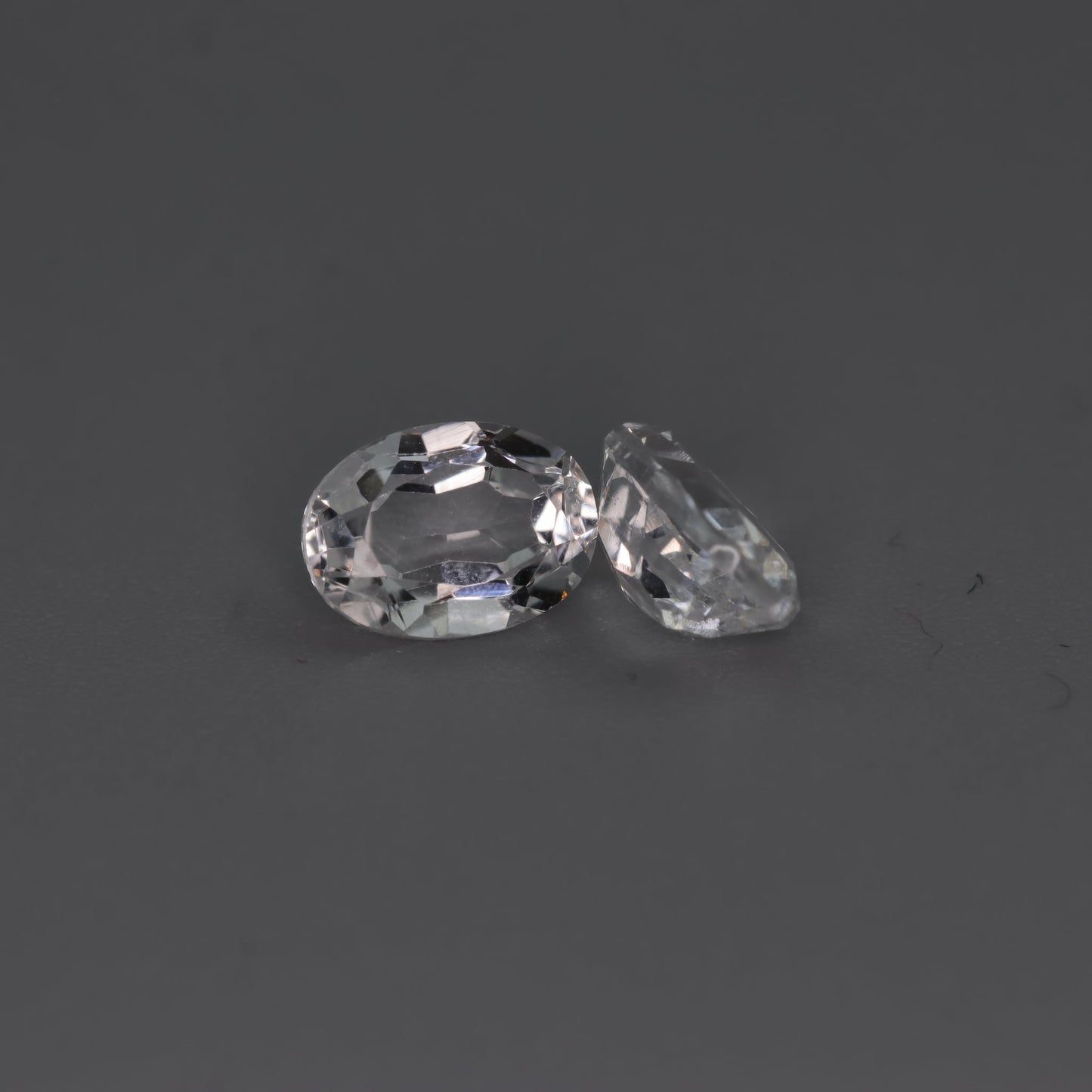 White Topaz – 2.25 ct – Oval Cut – Natural – Sri Lanka