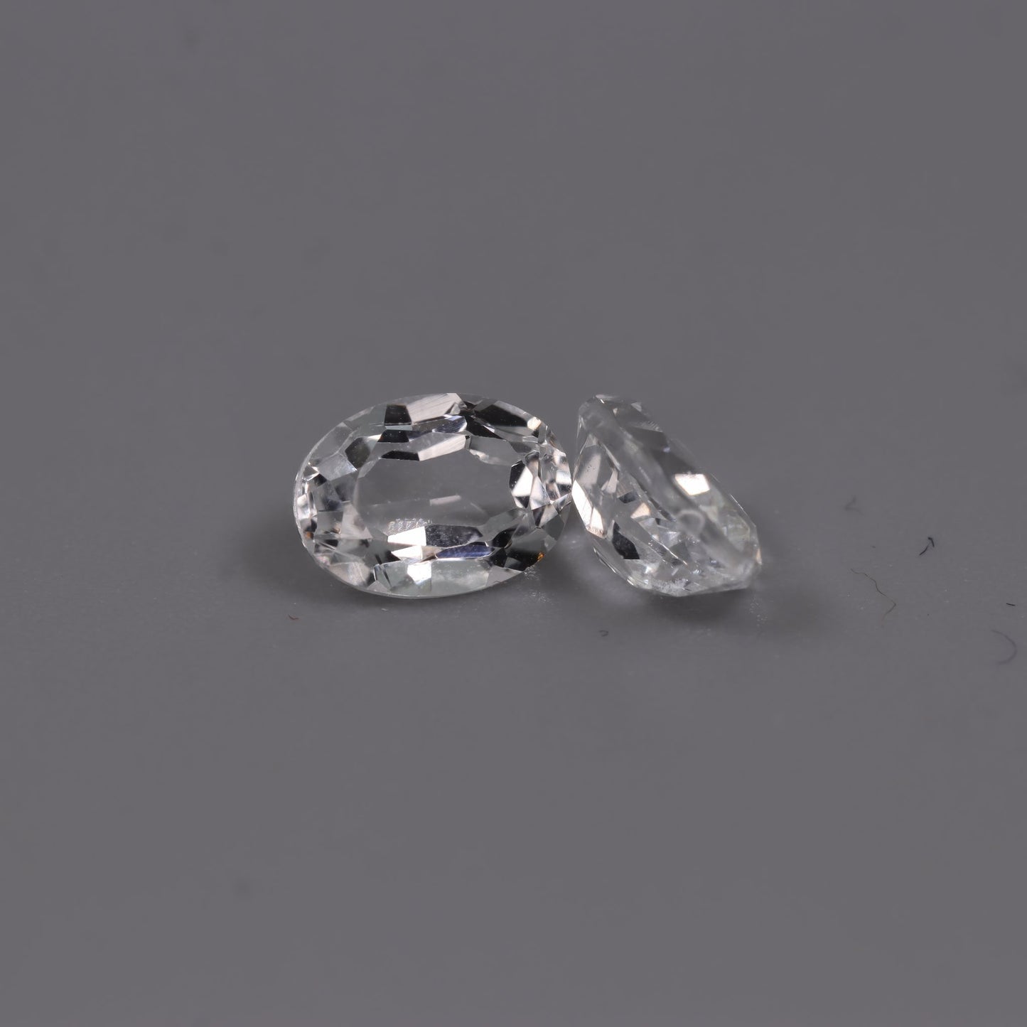 White Topaz – 2.25 ct – Oval Cut – Natural – Sri Lanka