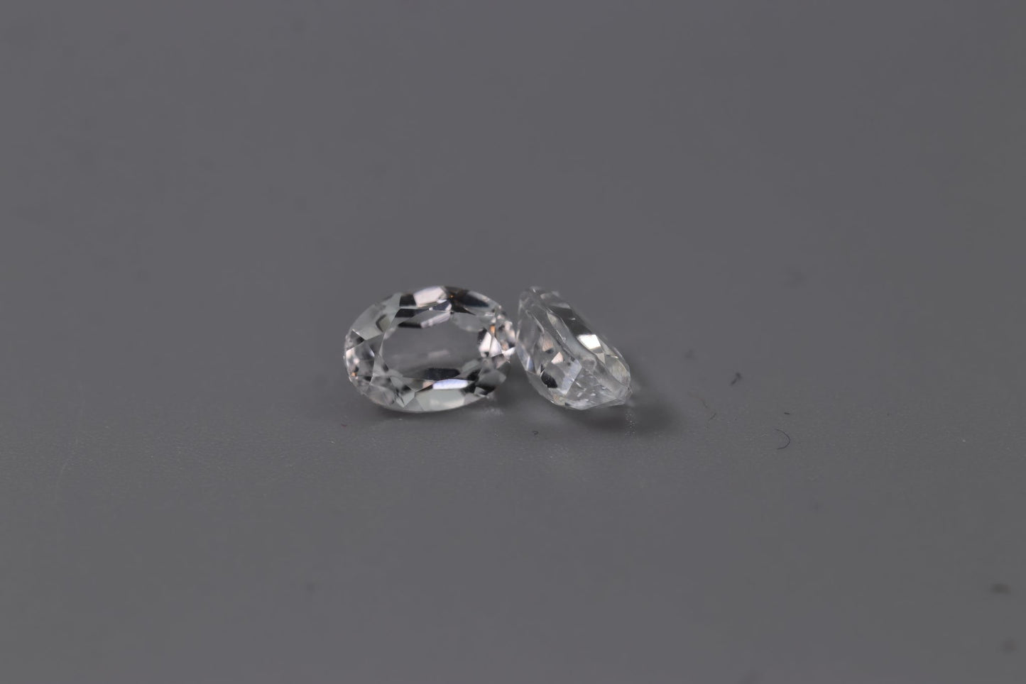 White Topaz – 2.25 ct – Oval Cut – Natural – Sri Lanka