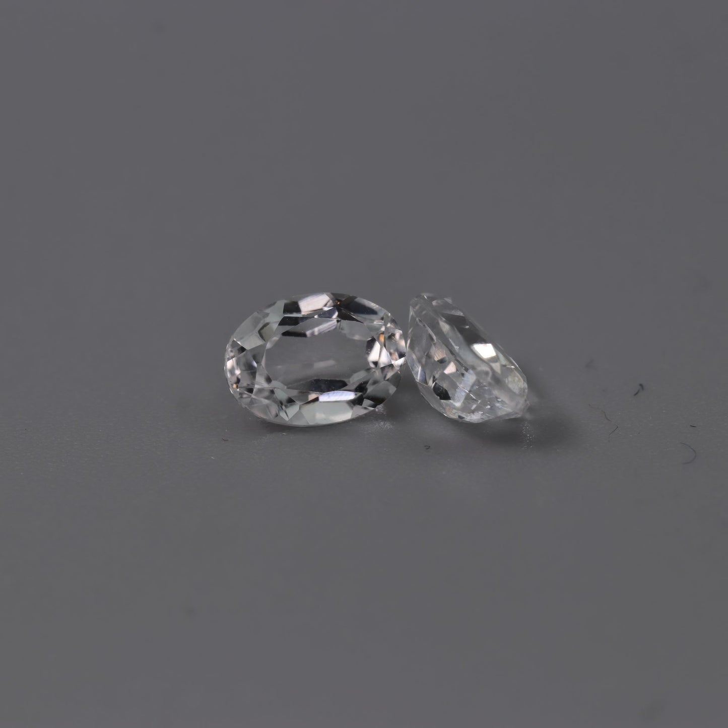 White Topaz – 2.25 ct – Oval Cut – Natural – Sri Lanka
