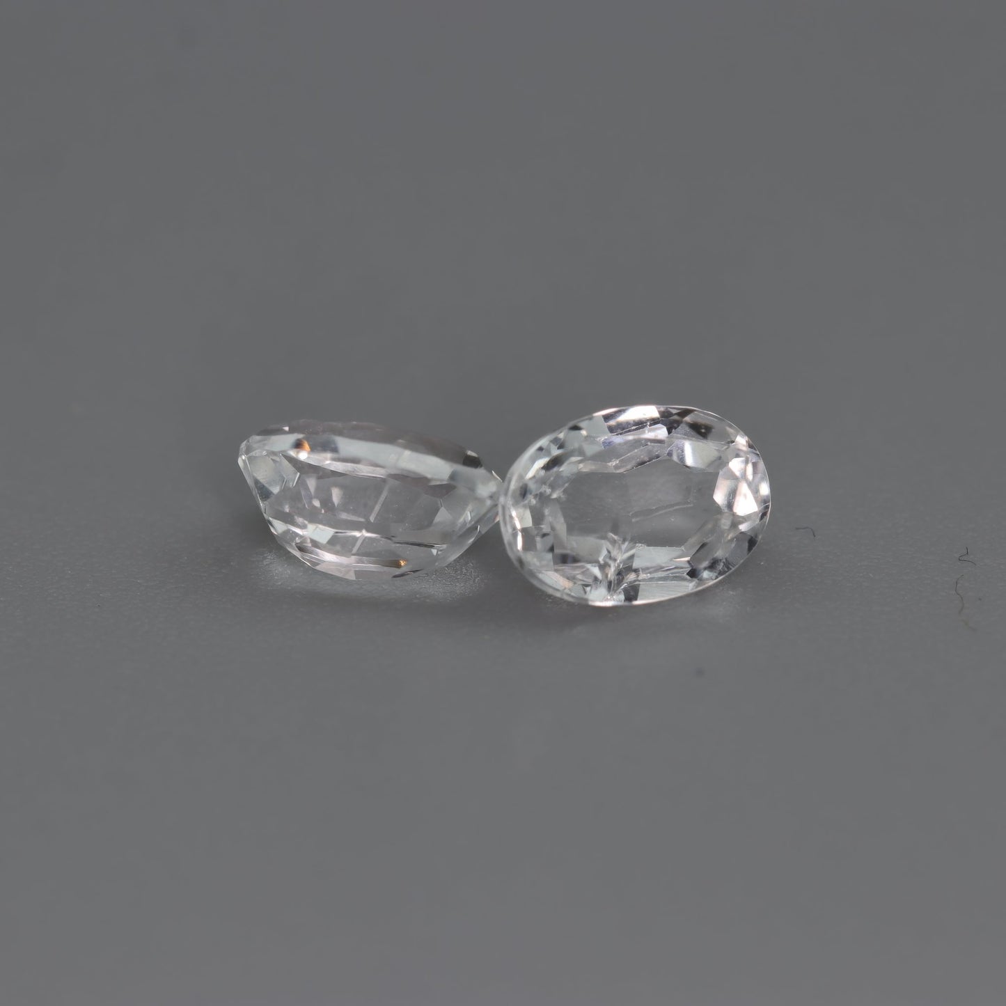 White Topaz – 2.25 ct – Oval Cut – Natural – Sri Lanka