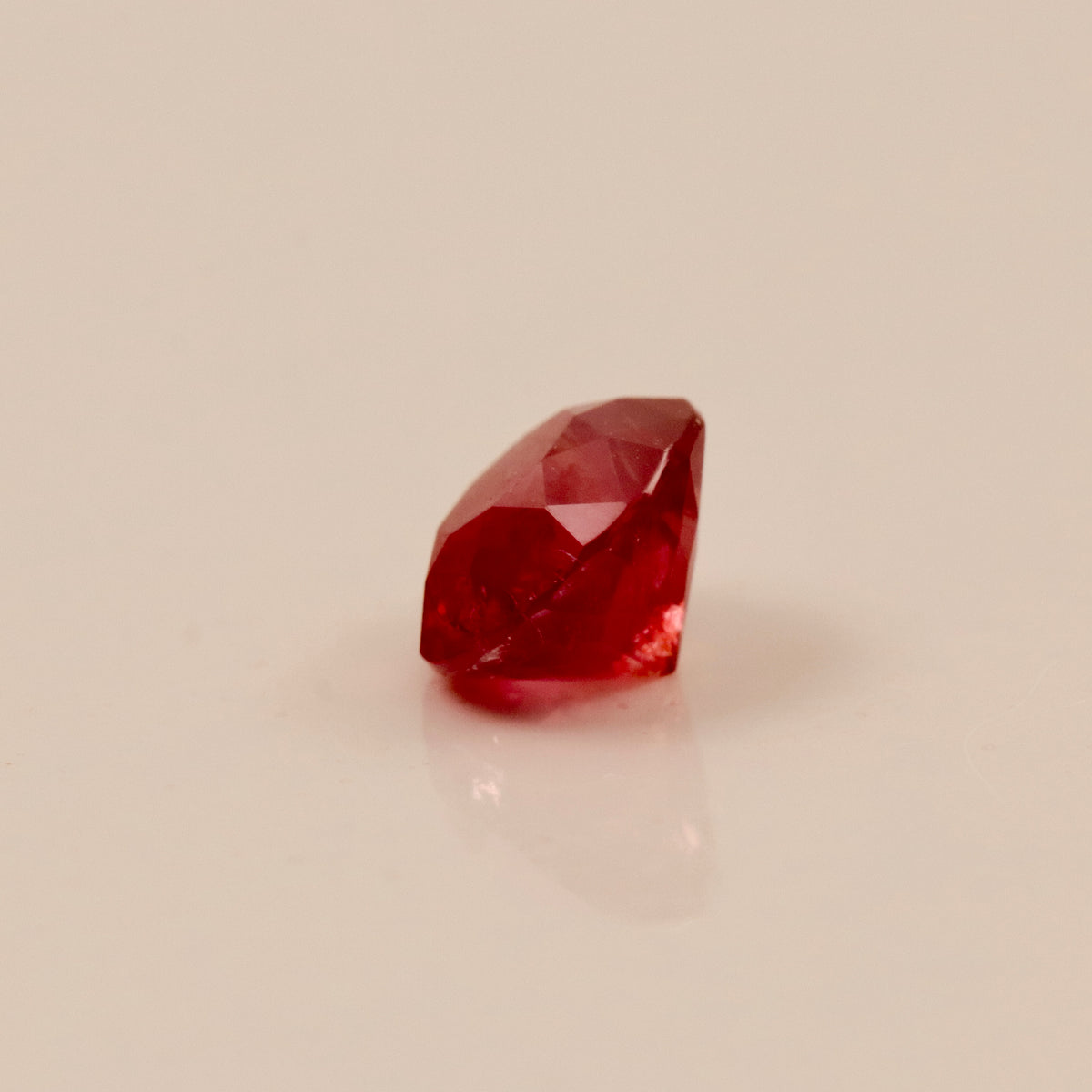 Natural Padparadscha Sapphire – 1.58 ct Oval Faceted Gemstone