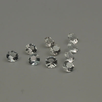 Natural White Topaz – 10 Calibrated Round Gemstones – 5.35 ct Total – 5 mm