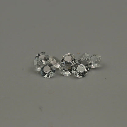 Natural White Topaz – 10 Calibrated Round Gemstones – 5.35 ct Total – 5 mm