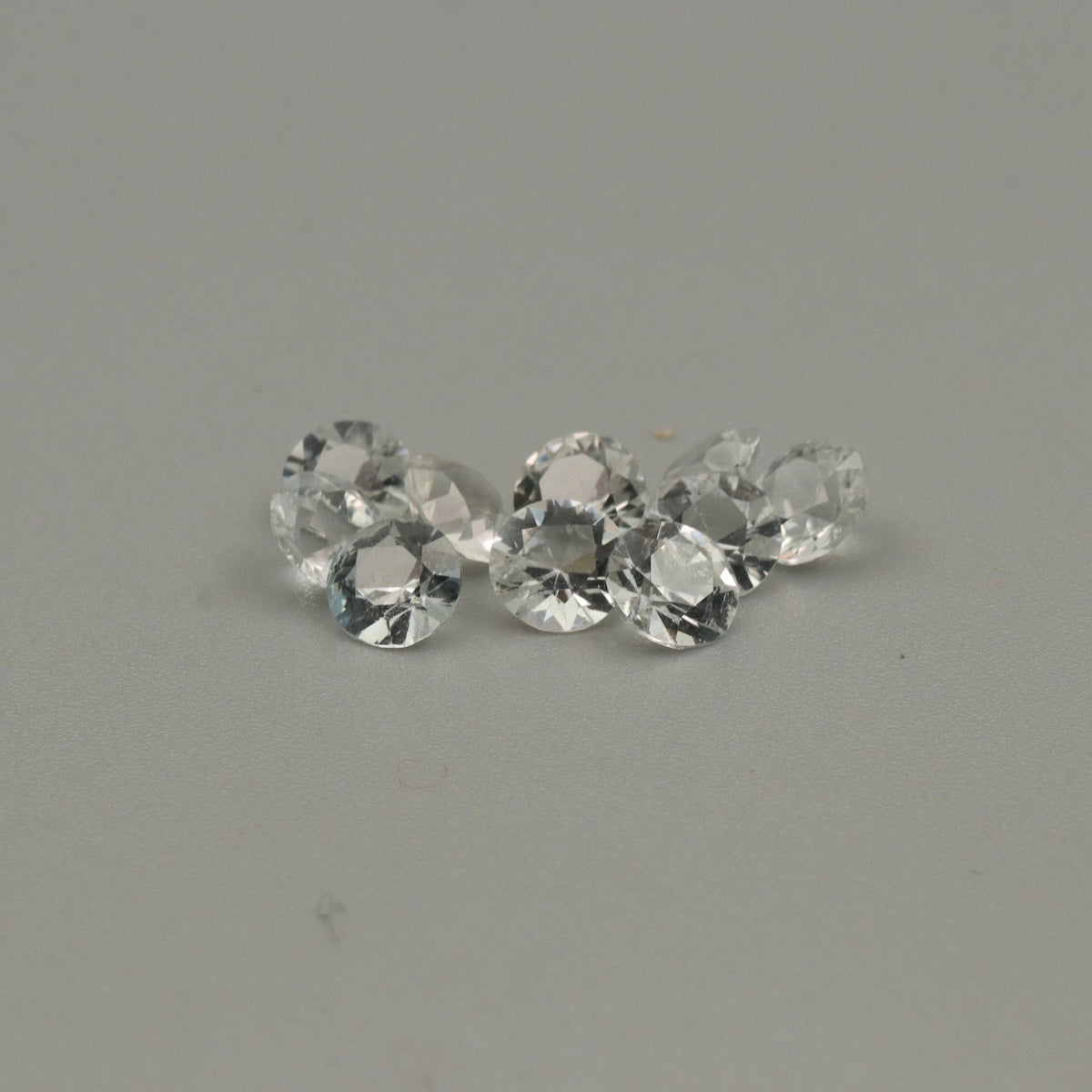Natural White Topaz – 10 Calibrated Round Gemstones – 5.35 ct Total – 5 mm
