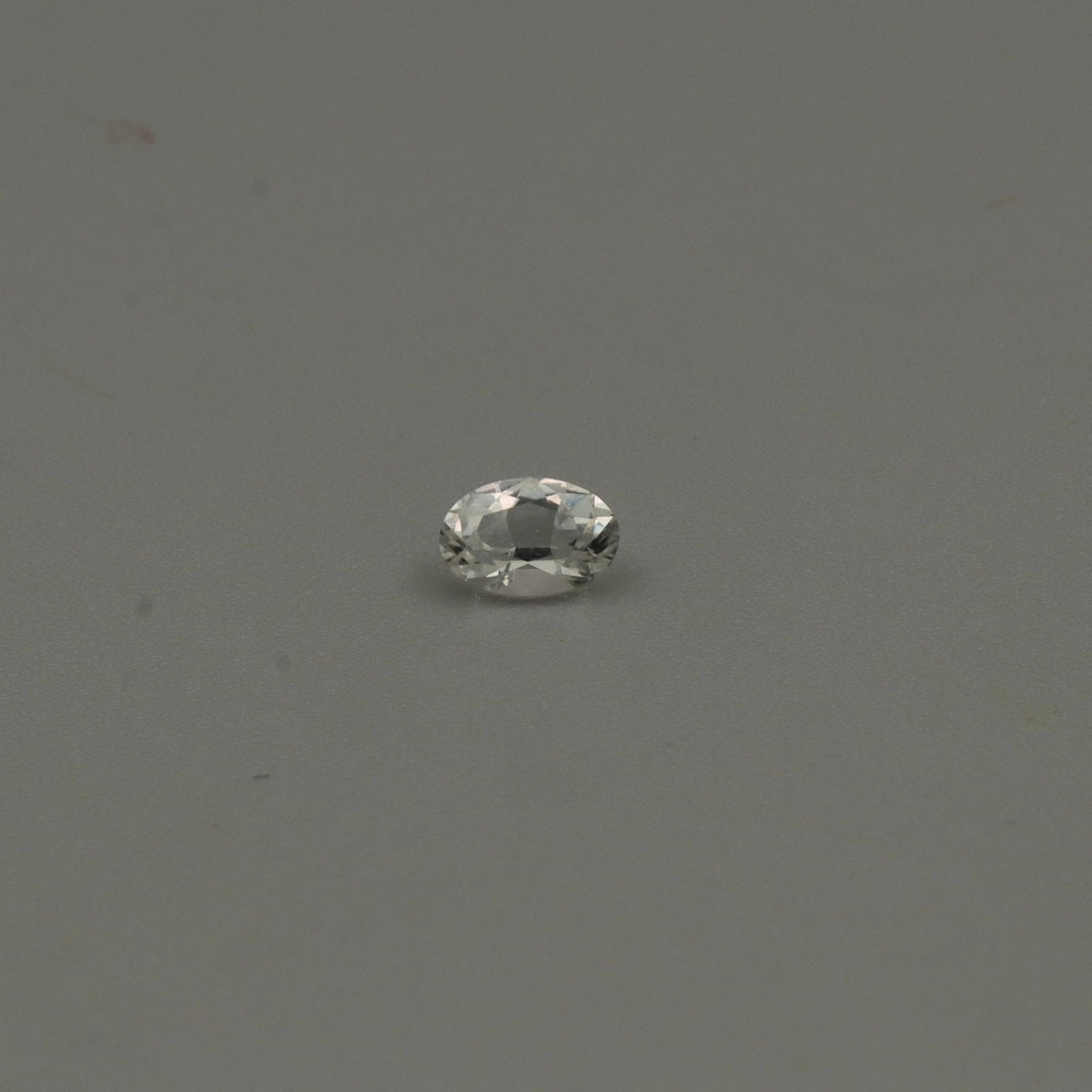 Natural White Topaz – 10 Calibrated Oval Gemstones – 4.70 ct Total – 6 × 4 mm