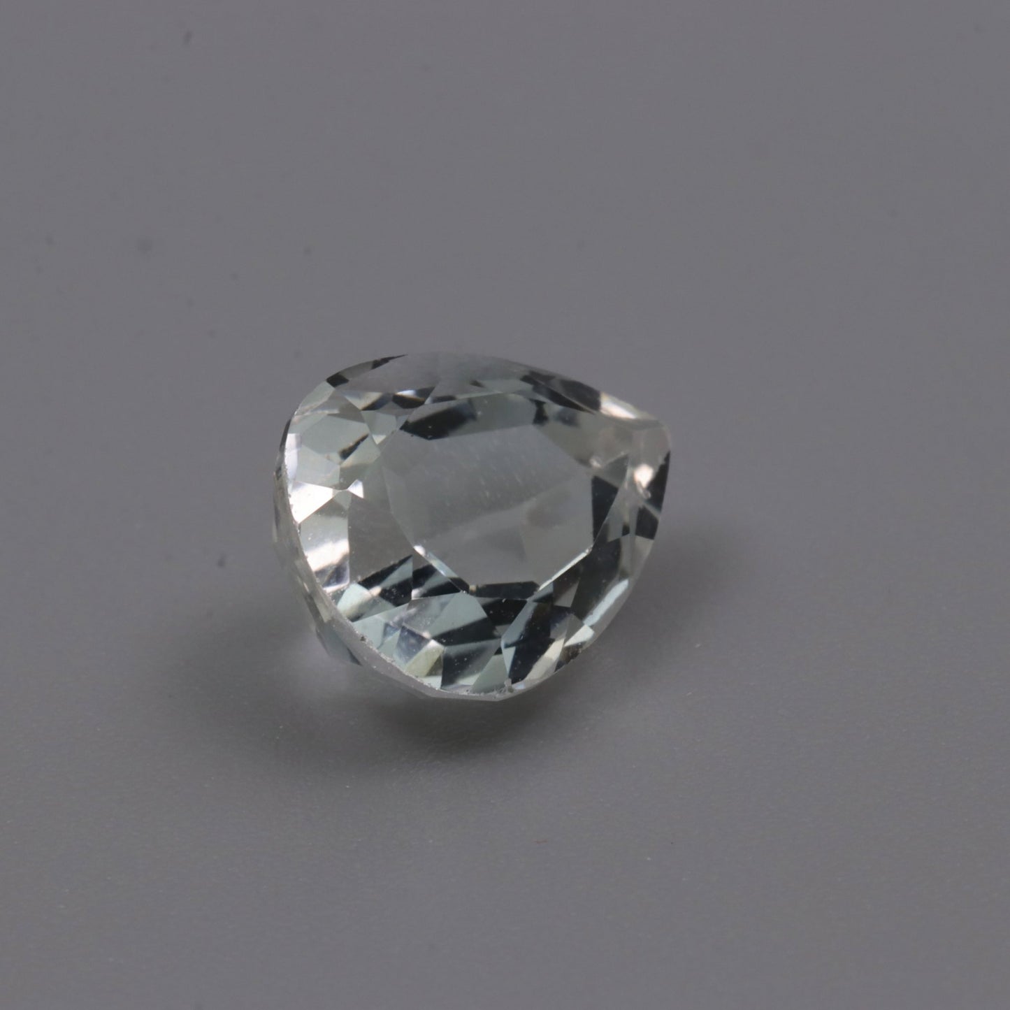 White Topaz – 3.35 ct – Pear Cut – Natural – Sri Lanka