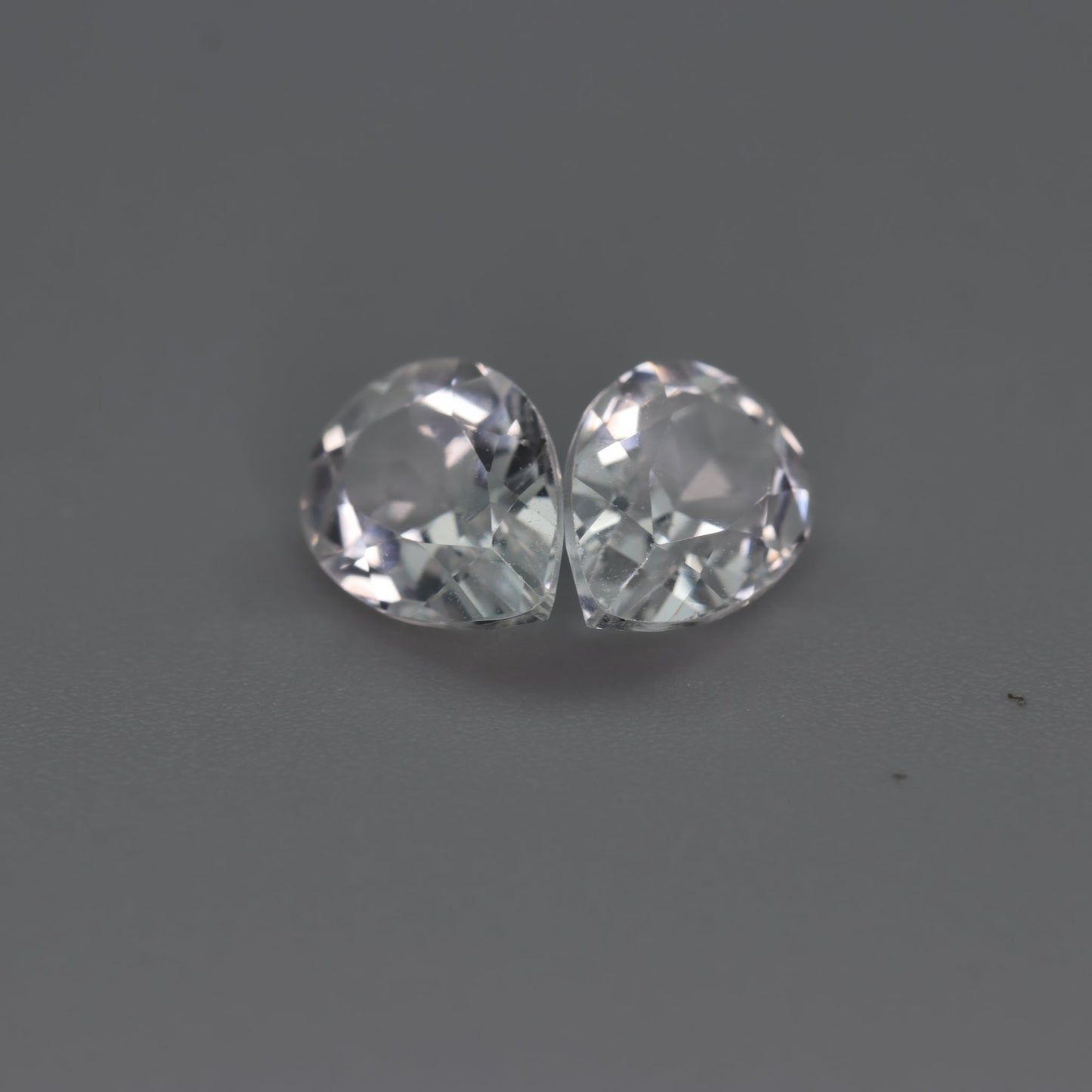 White Topaz – 2.90 ct (Pair) – Pear Cut – Natural – Sri Lanka
