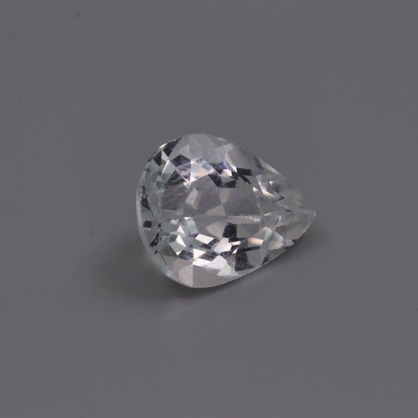 White Topaz – 2.80 ct – Pear Cut – Natural – Sri Lanka