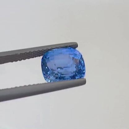 Blue Sapphire  Corn Flower Blue – 4.11 ct  Natural- heated – Sri Lanka